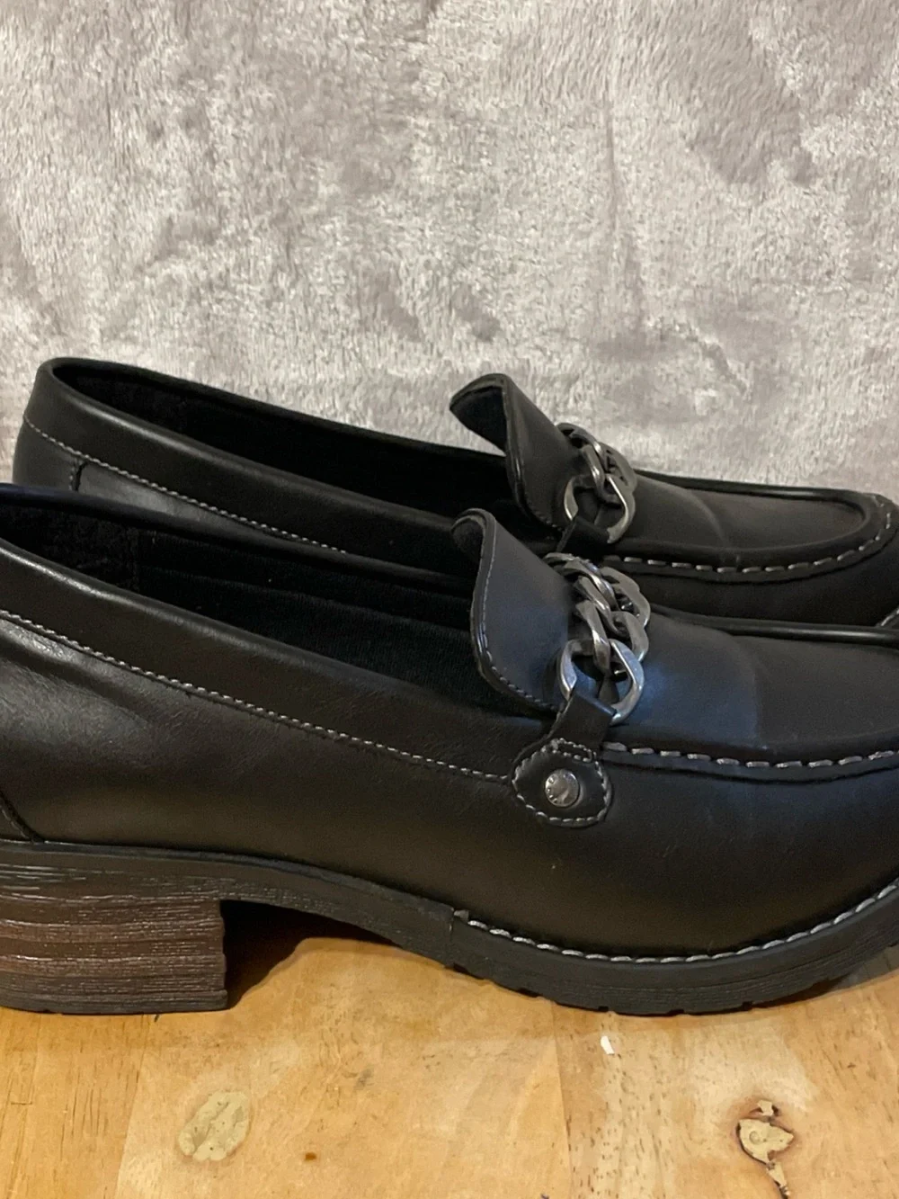 Eastland Black faux Leather Loafers with Chunky Silver Chain
